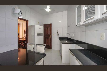 Apartamento à venda com 76m², 2 quartos e 1 vagaCozinha