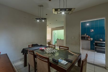 Casa à venda com 285m², 4 quartos e 4 vagas Casa à venda com 285m², 4 quartos e 4 vagasCopa