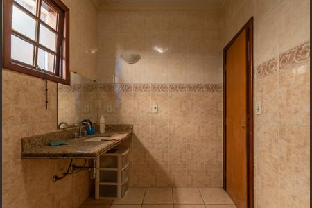 Casa à venda com 285m², 4 quartos e 4 vagas Casa à venda com 285m², 4 quartos e 4 vagasBanheiro Social