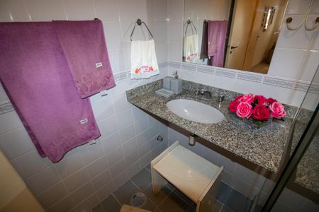 Apartamento à venda com 68m², 2 quartos e 2 vagasBanheiro Social