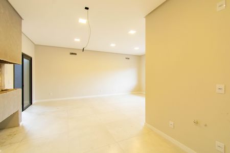 Casa à venda com 118m², 3 quartos e 2 vagas Casa à venda com 118m², 3 quartos e 2 vagasSala/Cozinha