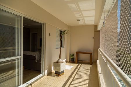 Apartamento à venda com 116m², 3 quartos e 2 vagasVaranda