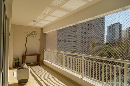 Apartamento à venda com 116m², 3 quartos e 2 vagasVaranda