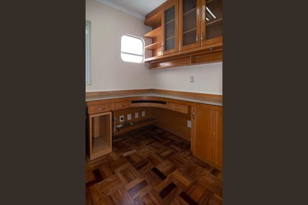 Apartamento à venda com 99m², 3 quartos e 2 vagas Apartamento à venda com 99m², 3 quartos e 2 vagasEscritório