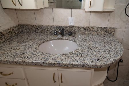 Apartamento à venda com 99m², 3 quartos e 2 vagas Apartamento à venda com 99m², 3 quartos e 2 vagasBanheiro 2