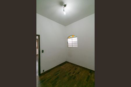 Casa à venda com 290m², 5 quartos e 4 vagas Casa à venda com 290m², 5 quartos e 4 vagasQuarto 2