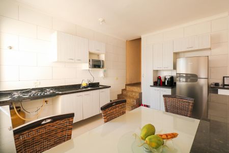 Apartamento à venda com 185m², 3 quartos e 2 vagas Apartamento à venda com 185m², 3 quartos e 2 vagasCozinha