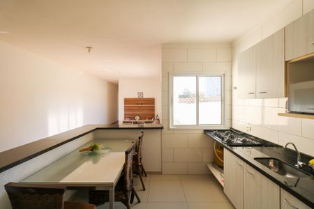 Apartamento à venda com 185m², 3 quartos e 2 vagas Apartamento à venda com 185m², 3 quartos e 2 vagasCozinha