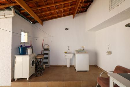 Apartamento à venda com 185m², 3 quartos e 2 vagas Apartamento à venda com 185m², 3 quartos e 2 vagasCobertura e Área de Serviço