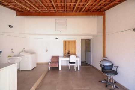 Apartamento à venda com 185m², 3 quartos e 2 vagas Apartamento à venda com 185m², 3 quartos e 2 vagasCobertura e Área de Serviço