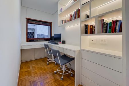 Apartamento à venda com 123m², 3 quartos e 1 vagaEscritório