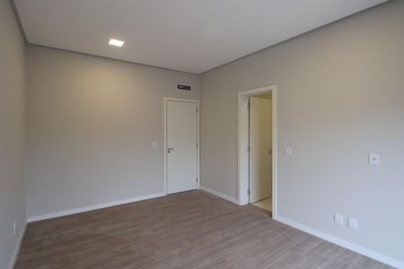 Casa à venda com 142m², 3 quartos e 2 vagasSuíte