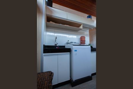 Apartamento à venda com 62m², 2 quartos e 1 vaga Apartamento à venda com 62m², 2 quartos e 1 vagaÁrea de Serviço e Privativa