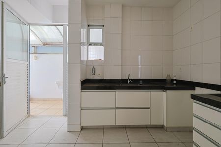 Apartamento à venda com 140m², 3 quartos e 2 vagasCozinha