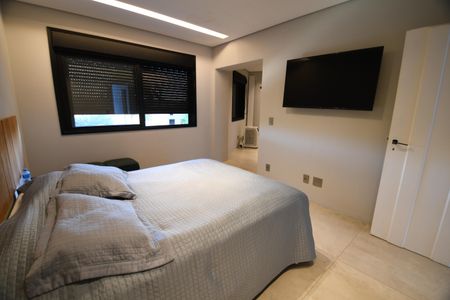 Casa à venda com 630m², 4 quartos e 8 vagasSuíte 1