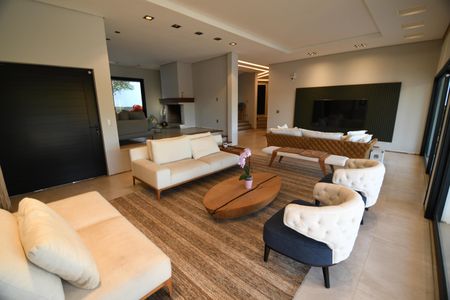 Casa à venda com 630m², 4 quartos e 8 vagasSala 1