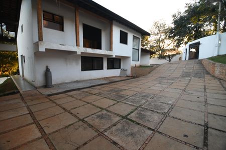 Casa à venda com 630m², 4 quartos e 8 vagasFachada