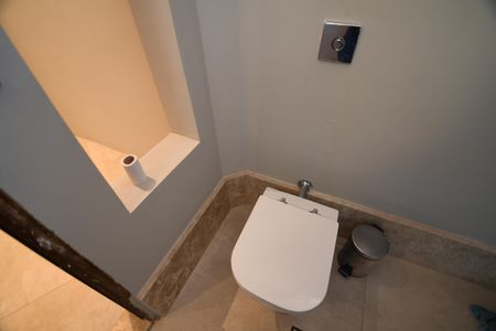 Casa à venda com 630m², 4 quartos e 8 vagasBanheiro da Suite 1