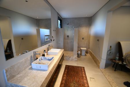 Casa à venda com 630m², 4 quartos e 8 vagasBanheiro da Suite 2