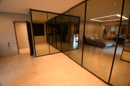 Casa à venda com 630m², 4 quartos e 8 vagasSuite 2