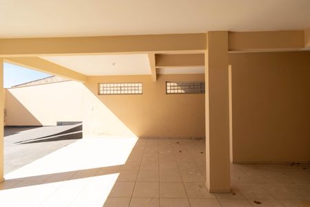 Casa à venda com 311m², 6 quartos e 6 vagas Casa à venda com 311m², 6 quartos e 6 vagasÁrea comum