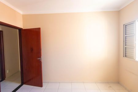 Casa à venda com 311m², 6 quartos e 6 vagas Casa à venda com 311m², 6 quartos e 6 vagasQuarto 03