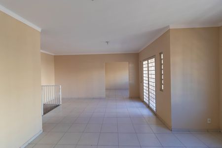 Casa à venda com 311m², 6 quartos e 6 vagas Casa à venda com 311m², 6 quartos e 6 vagasSala 02