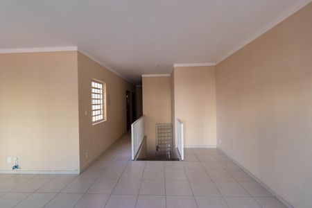 Casa à venda com 311m², 6 quartos e 6 vagas Casa à venda com 311m², 6 quartos e 6 vagasSala 02