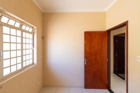 Casa à venda com 311m², 6 quartos e 6 vagas Casa à venda com 311m², 6 quartos e 6 vagasQuarto 01