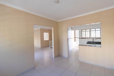 Casa à venda com 311m², 6 quartos e 6 vagas Casa à venda com 311m², 6 quartos e 6 vagasCopa
