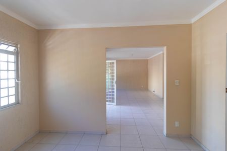 Casa à venda com 311m², 6 quartos e 6 vagas Casa à venda com 311m², 6 quartos e 6 vagasCopa