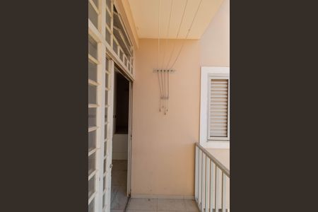 Casa à venda com 311m², 6 quartos e 6 vagas Casa à venda com 311m², 6 quartos e 6 vagasVaranda da Área de Serviço