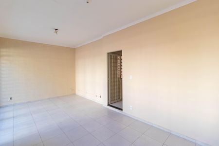 Casa à venda com 311m², 6 quartos e 6 vagas Casa à venda com 311m², 6 quartos e 6 vagasSala 01