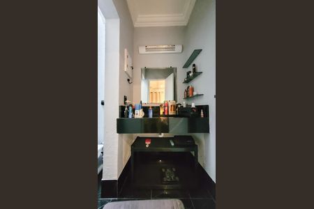 Casa à venda com 650m², 4 quartos e 4 vagas Casa à venda com 650m², 4 quartos e 4 vagasEdicula