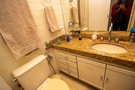 Apartamento à venda com 145m², 3 quartos e 2 vagas Apartamento à venda com 145m², 3 quartos e 2 vagasBanheiro Social