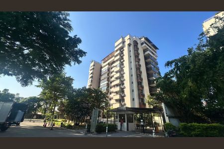 Apartamento à venda com 145m², 3 quartos e 2 vagas Apartamento à venda com 145m², 3 quartos e 2 vagasFachada