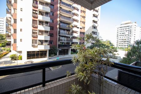 Apartamento à venda com 145m², 3 quartos e 2 vagas Apartamento à venda com 145m², 3 quartos e 2 vagasVaranda da Suíte