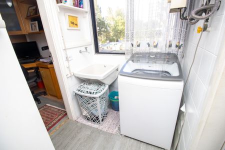 Apartamento à venda com 145m², 3 quartos e 2 vagas Apartamento à venda com 145m², 3 quartos e 2 vagasÁrea de Serviço