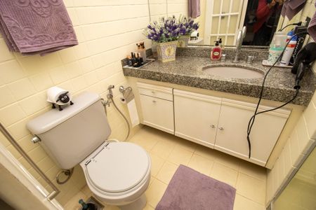 Apartamento à venda com 145m², 3 quartos e 2 vagas Apartamento à venda com 145m², 3 quartos e 2 vagasBanheiro da Suíte