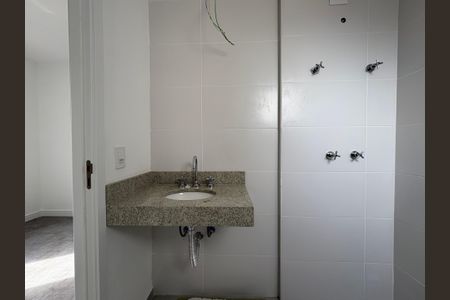 Apartamento à venda com 58m², 2 quartos e 2 vagas Apartamento à venda com 58m², 2 quartos e 2 vagasBanheiro da Suíte 2