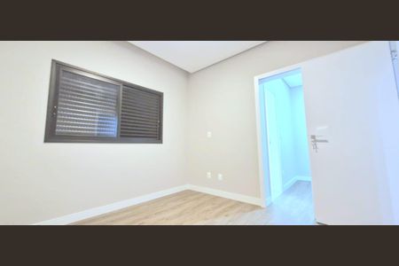 Casa de condomínio à venda com 246m², 4 quartos e 4 vagasQuarto 3