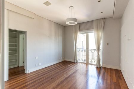 Apartamento à venda com 711m², 5 quartos e 6 vagas Apartamento à venda com 711m², 5 quartos e 6 vagasSuíte 4