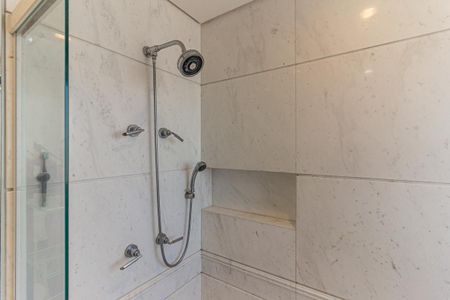 Apartamento à venda com 711m², 5 quartos e 6 vagas Apartamento à venda com 711m², 5 quartos e 6 vagasBanheiro da Suíte 2