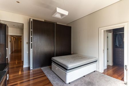 Apartamento à venda com 711m², 5 quartos e 6 vagas Apartamento à venda com 711m², 5 quartos e 6 vagasSuíte 2