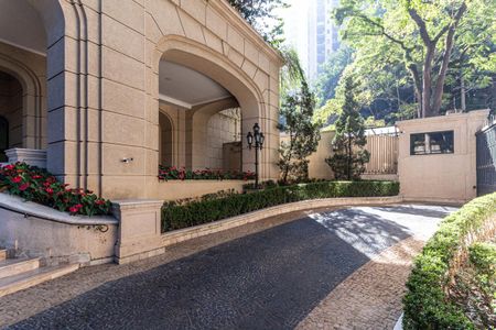 Apartamento à venda com 711m², 5 quartos e 6 vagas Apartamento à venda com 711m², 5 quartos e 6 vagasFachada