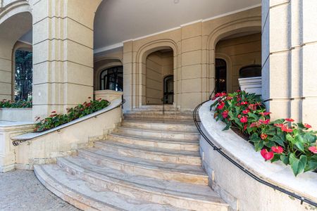 Apartamento à venda com 711m², 5 quartos e 6 vagas Apartamento à venda com 711m², 5 quartos e 6 vagasFachada