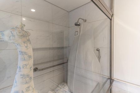 Apartamento à venda com 711m², 5 quartos e 6 vagas Apartamento à venda com 711m², 5 quartos e 6 vagasBanheiro da Suíte 1