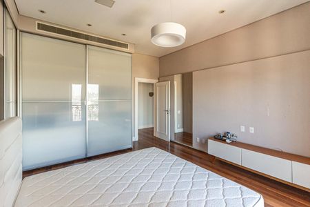 Apartamento à venda com 711m², 5 quartos e 6 vagas Apartamento à venda com 711m², 5 quartos e 6 vagasSuíte 3