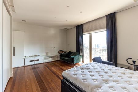 Apartamento à venda com 711m², 5 quartos e 6 vagas Apartamento à venda com 711m², 5 quartos e 6 vagasSuíte 1