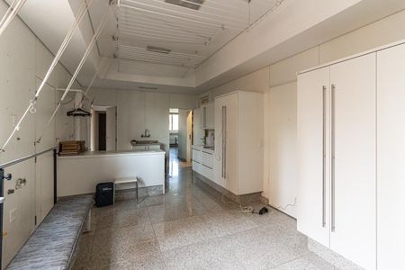 Apartamento à venda com 711m², 5 quartos e 6 vagas Apartamento à venda com 711m², 5 quartos e 6 vagasÁrea de Serviço